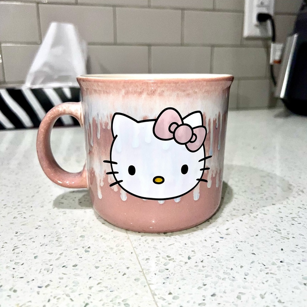 NWOT Hello Kitty ceramic mug paint drip design